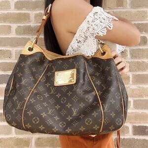 💎✨STUNNING✨💎AUTHENTIC Louis Vuitton Galliera PM